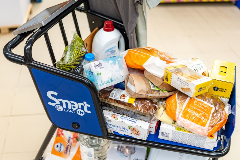 Carrefour lansează Smart Cart, primul cărucior inteligent din România