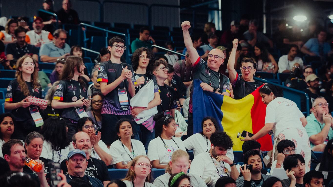 Elevii români, câștigători ai Campionatului Mondial de Robotică de la Houston