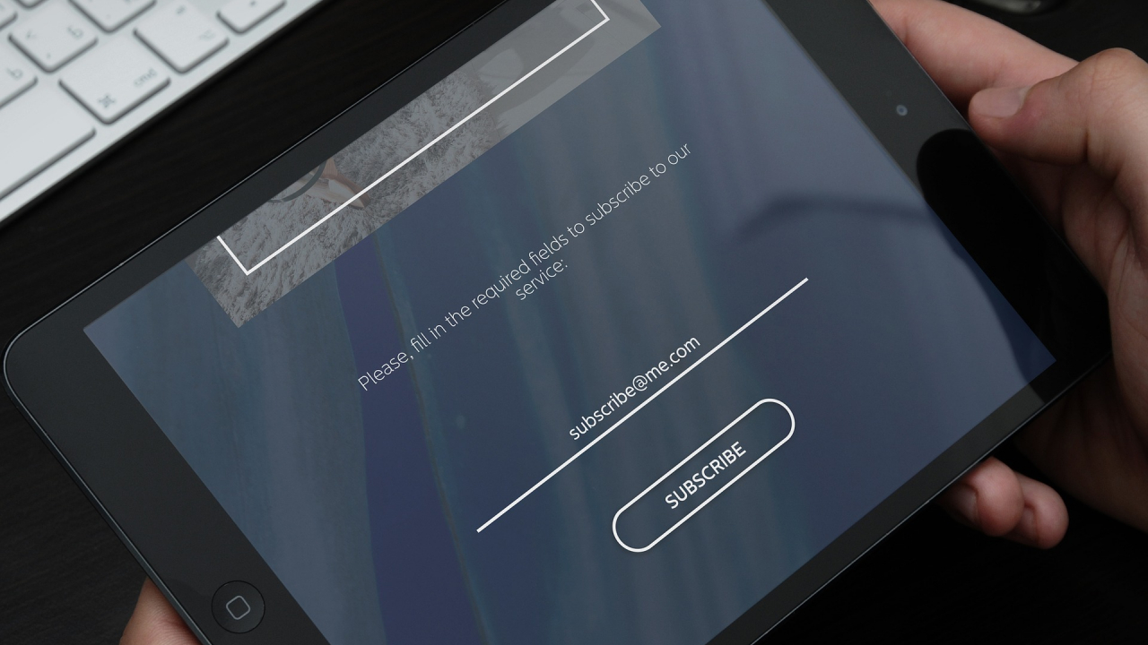 Raport: Care sunt serviciile digitale la care oamenii au abonamente?