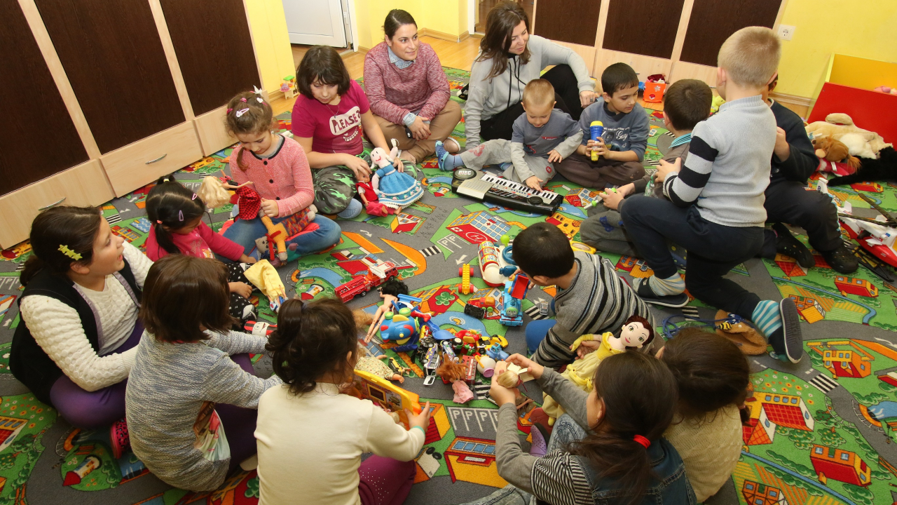 Educație financiară pentru copiii defavorizați