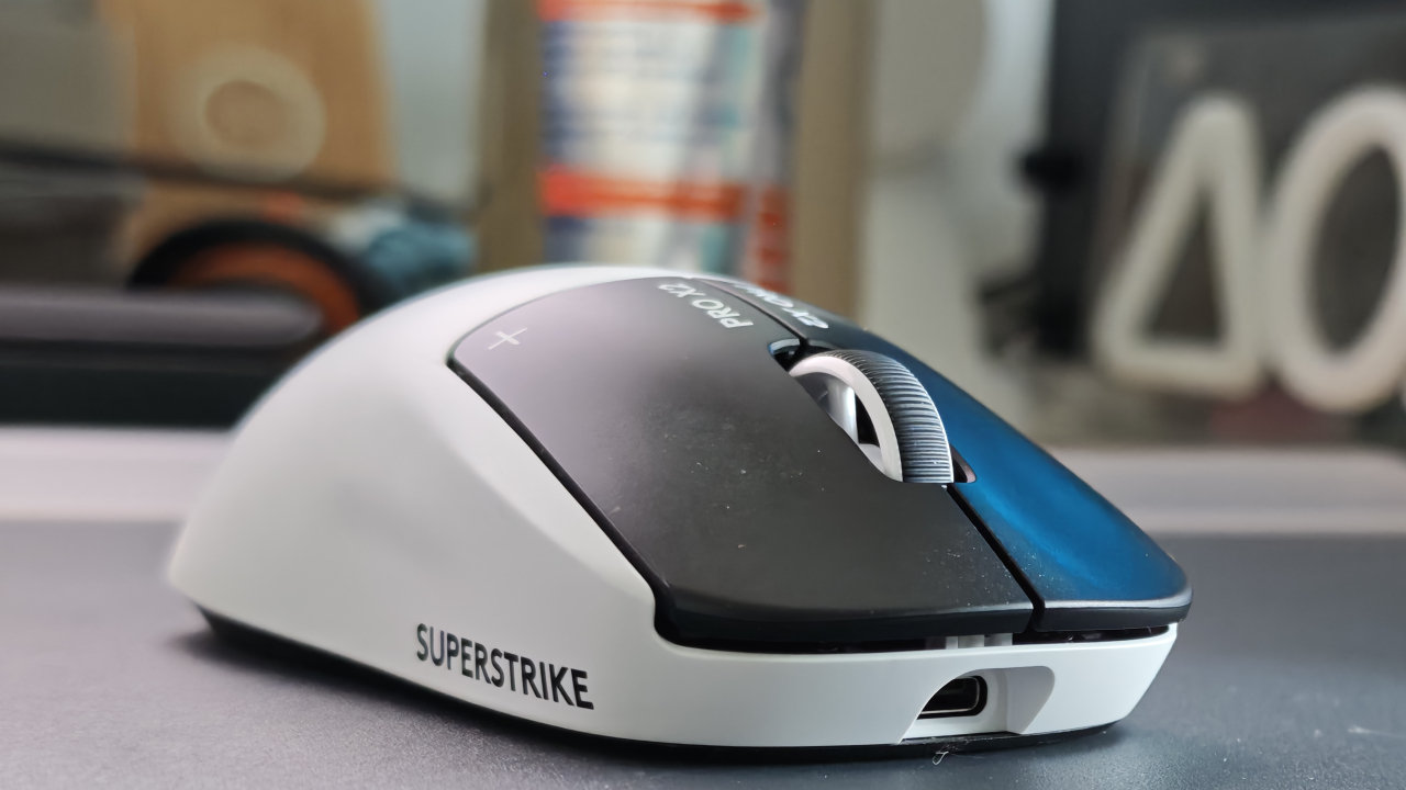 REVIEW Logitech Pro X2 SuperStrike: te face mai rapid în jocuri video, dar și mai bun?