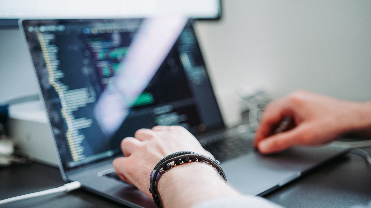 Joburi în IT: se fac angajări într-un Centru de Securitate Cibernetică