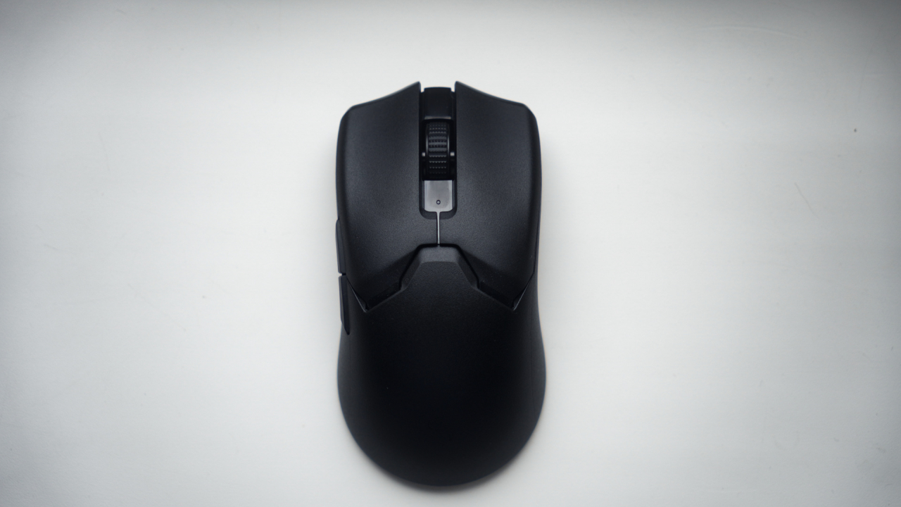 REVIEW Razer Viper V2 - mouse excelent pentru shootere și pentru laptop