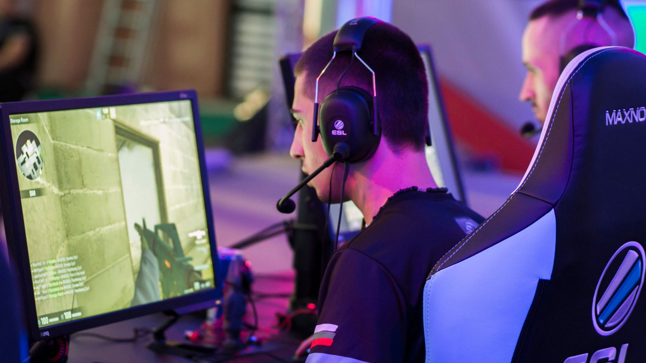Premii de 50.000 € la Bucharest Gaming Week dacă joci Counter Strike