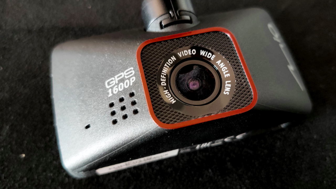 Review Cameră video auto Mio MiVue 795 - premium și cu înregistrare de calitate