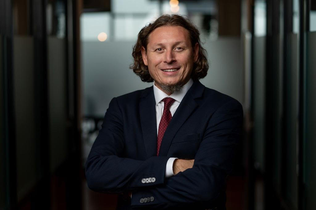 Psihoterapie și GDPR: clauze obligatorii pentru contractele de prestări servicii psihologice