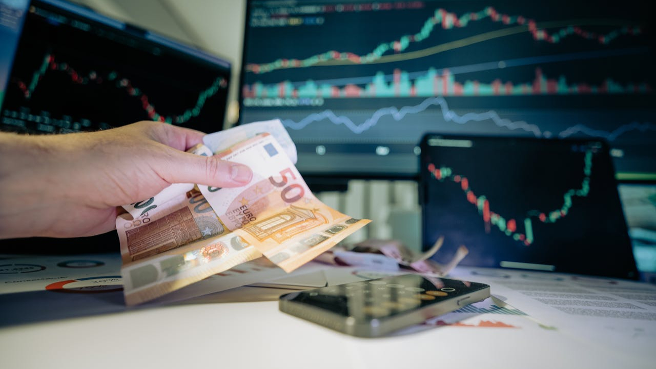 Instrumente financiare esențiale pentru startup-uri cu ambiții internaționale