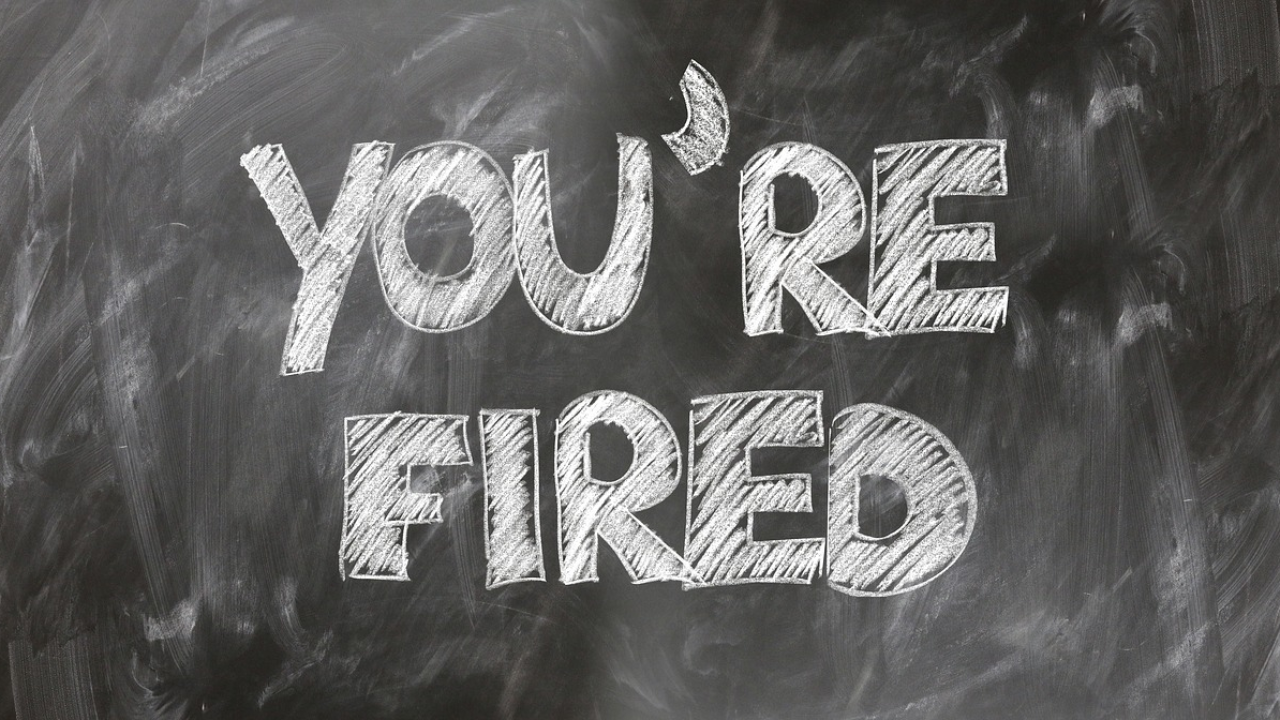 Crește salariul minim? Micii antreprenori se gândesc la concedieri