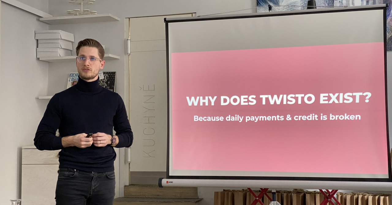 Startup-ul ceh Twisto vine în România. Card de cumpărături & credit în aplicație