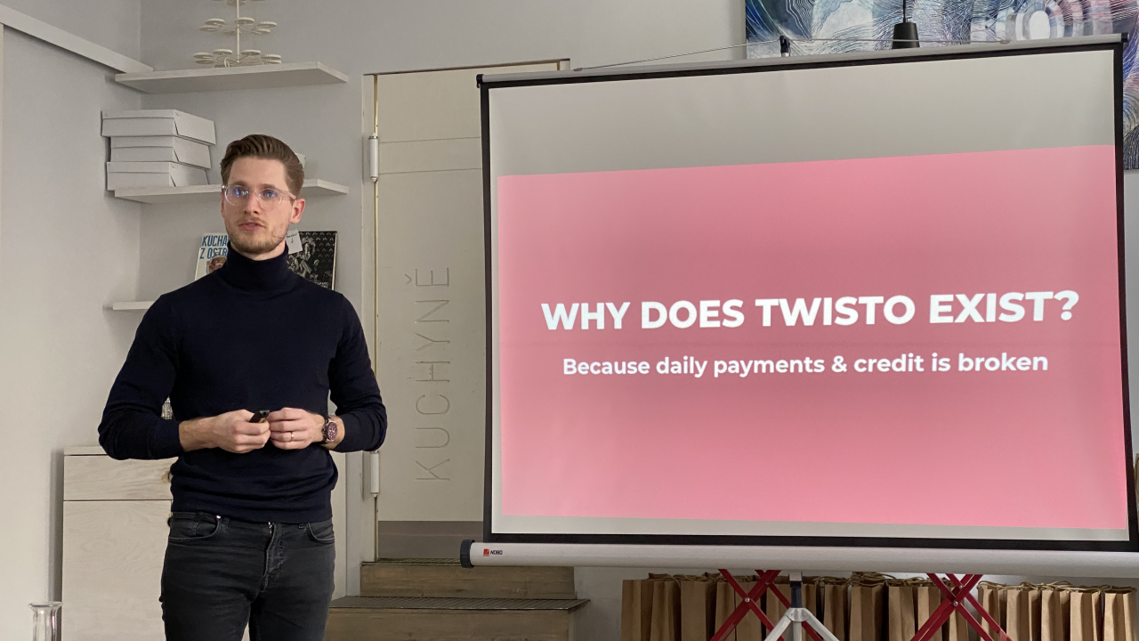 Startup-ul ceh Twisto vine în România. Card de cumpărături & credit în aplicație