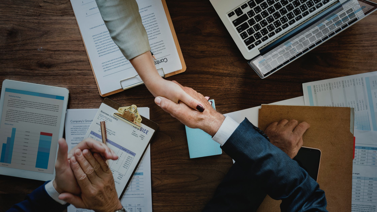 Opt chestii pe care le să i le spui unui investitor într-un pitch