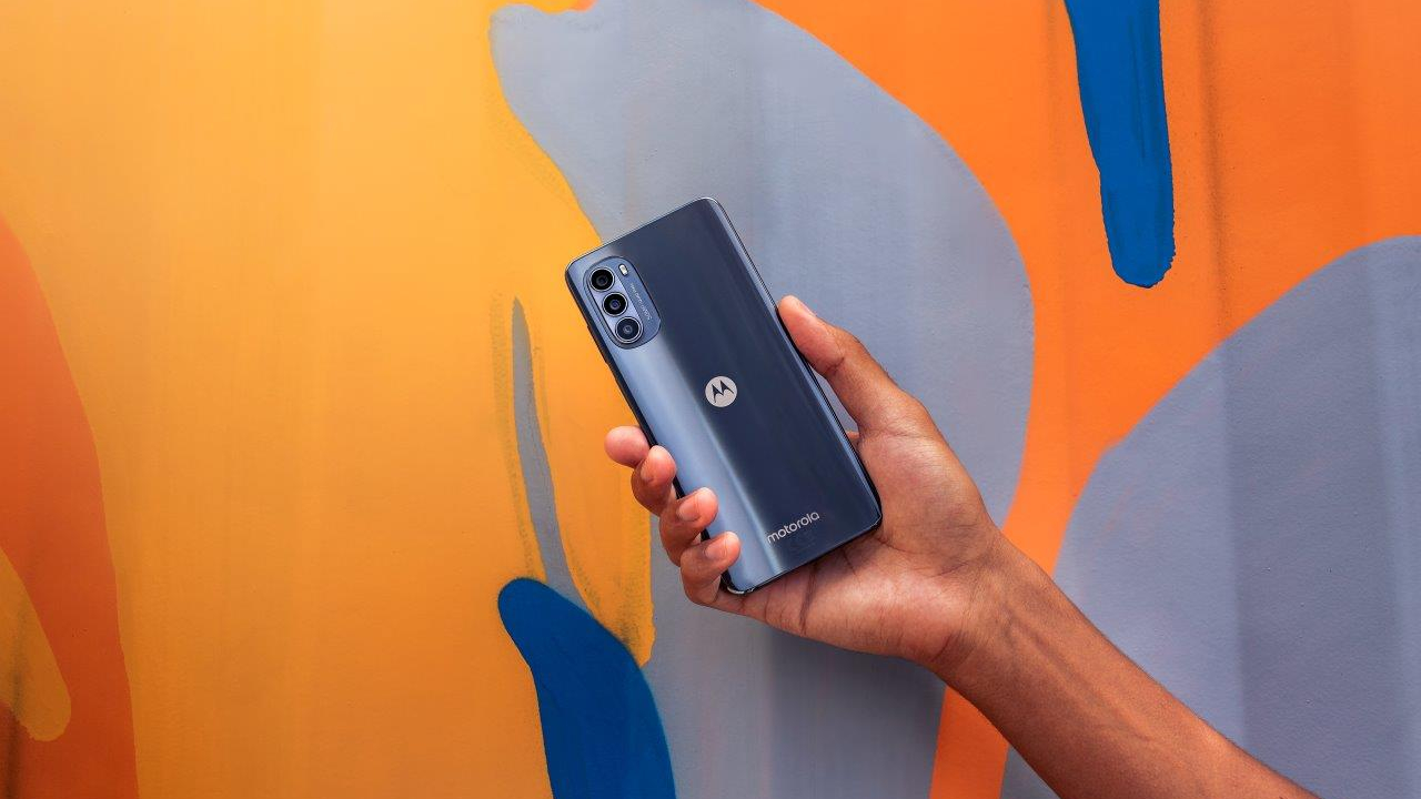 Moto G52: Smartphone de buget cu ecran OLED și difuzoare Dolby Atmos