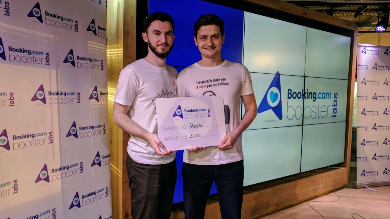 Românii de la Questo, 20.000 de euro de la Booking.com