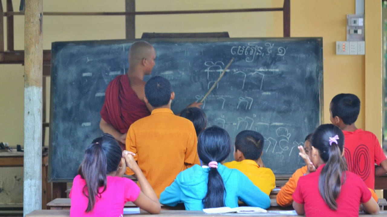 Ericsson și UNICEF aduc internetul în școli defavorizate din 35 de țări