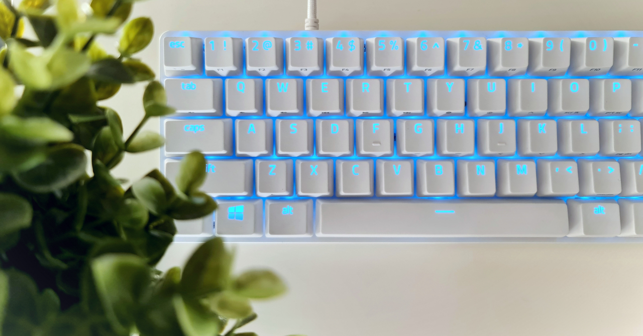 REVIEW Razer Huntsman Mini - tastatură de 60% pentru productivitate 100%