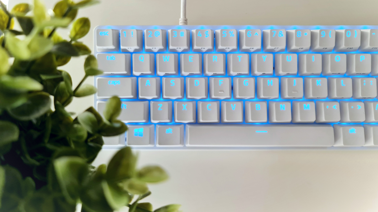 REVIEW Razer Huntsman Mini - tastatură de 60% pentru productivitate 100%