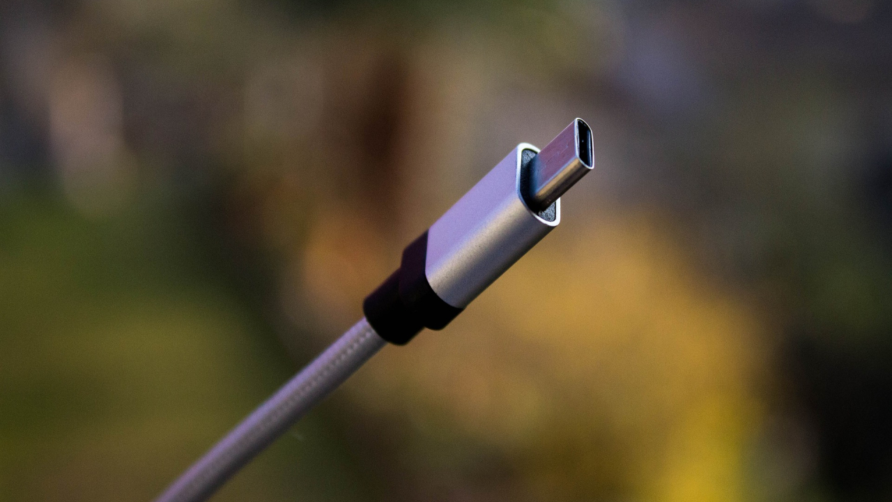 A trecut legea USB-C în Parlamentul European: devine încărcătorul unic din UE