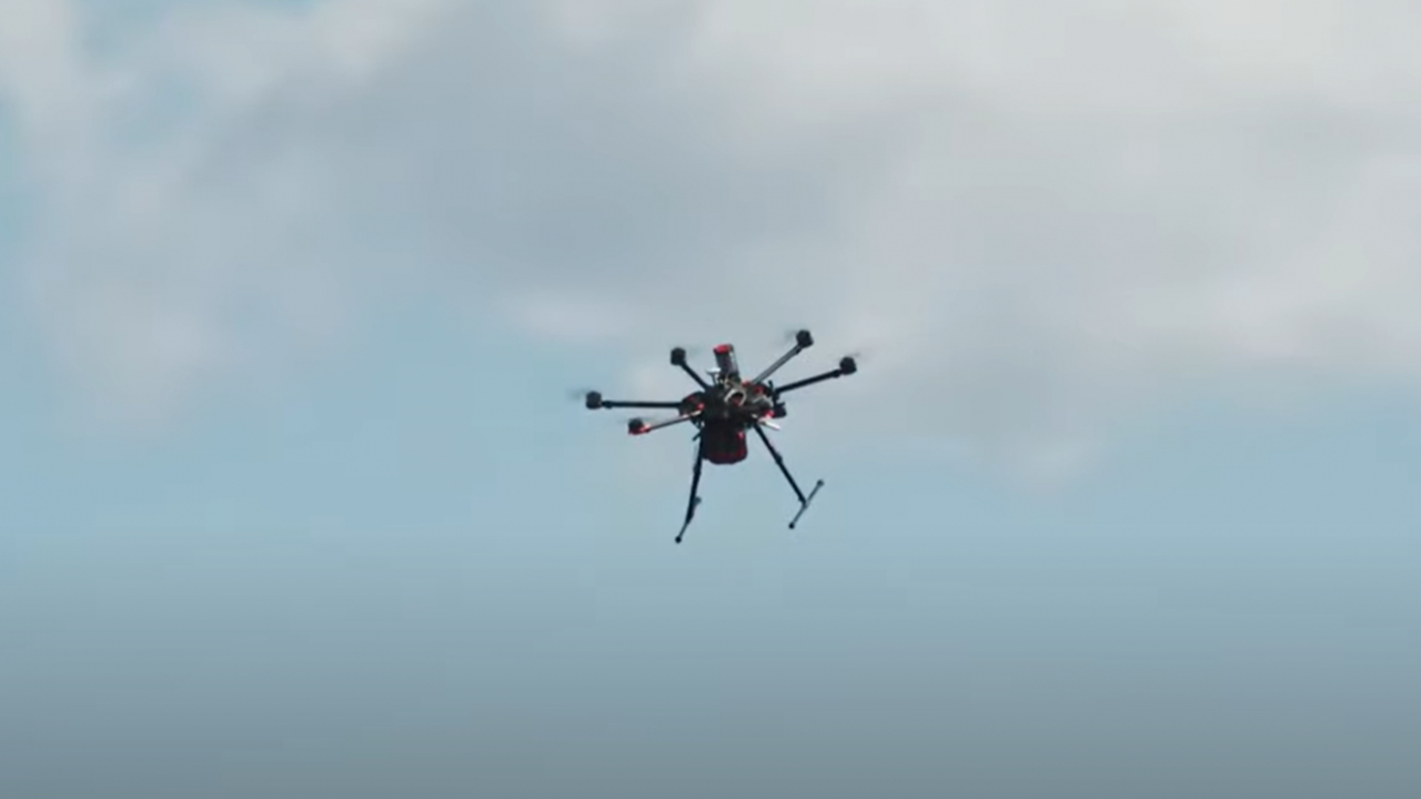 Speranța vine din cer: cum a salvat o dronă viața unui bărbat