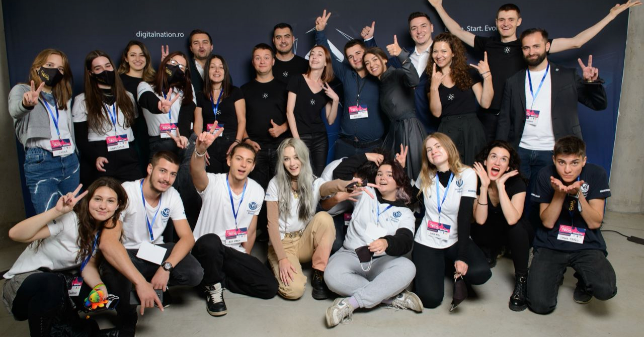 Generația Tech, 250 de burse pentru ca tinerii din Vrancea să devină programatori