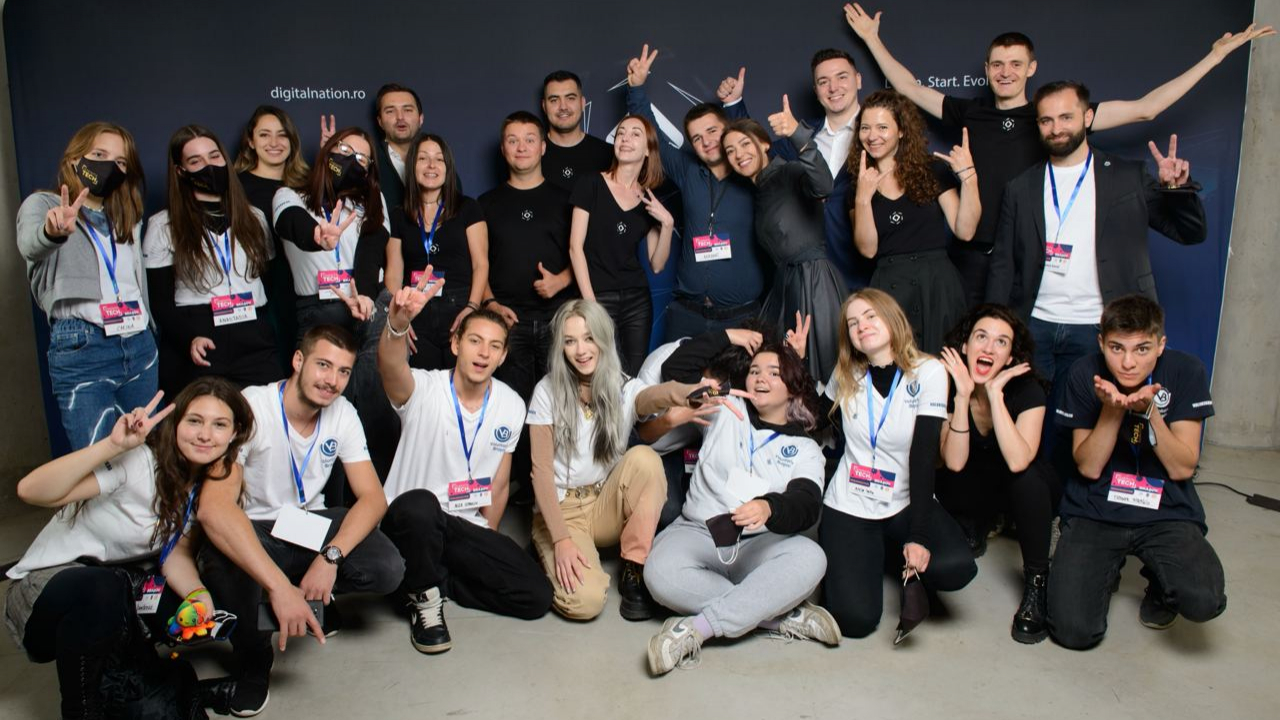 Generația Tech, 250 de burse pentru ca tinerii din Vrancea să devină programatori