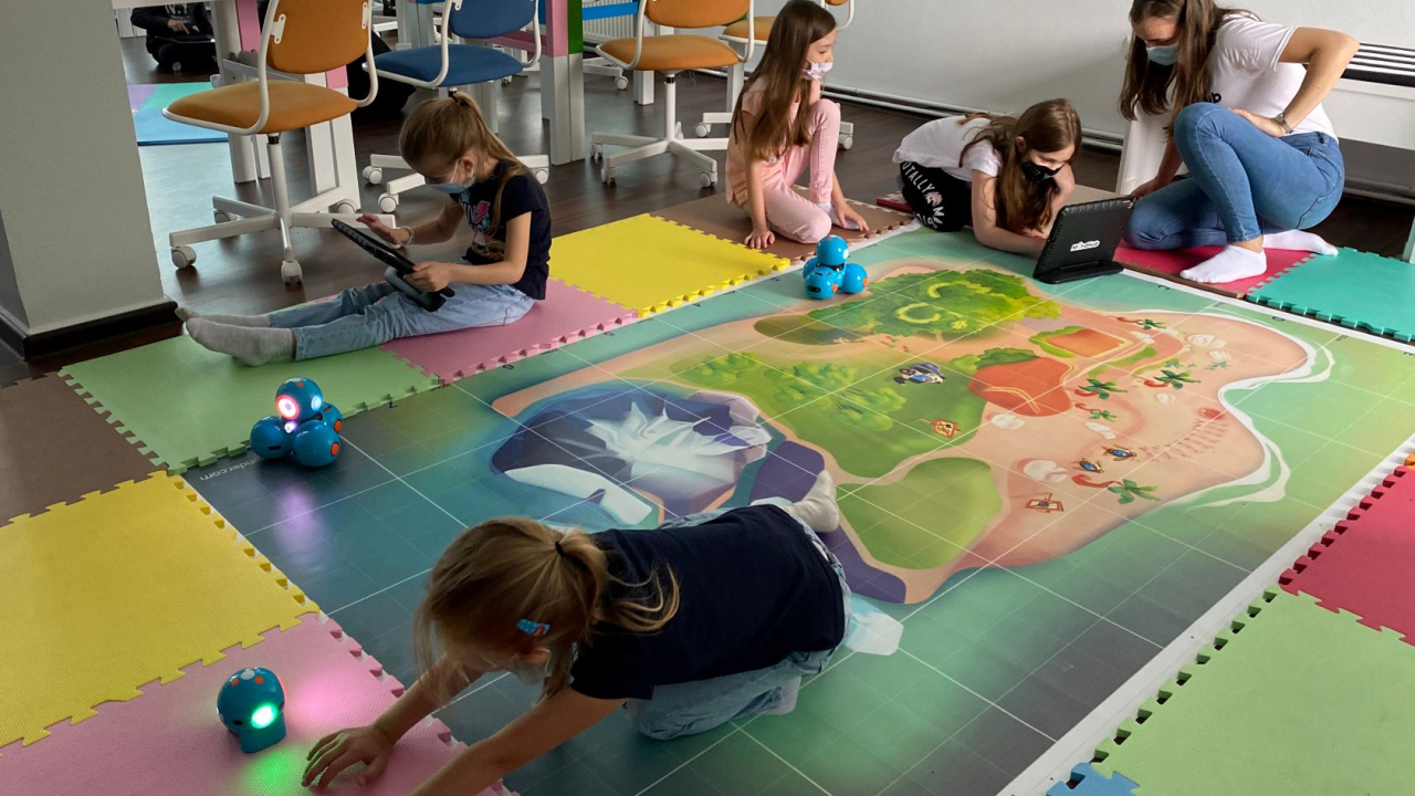 Școala de vară MindHub: robotică, sport și explorarea naturii pentru copii