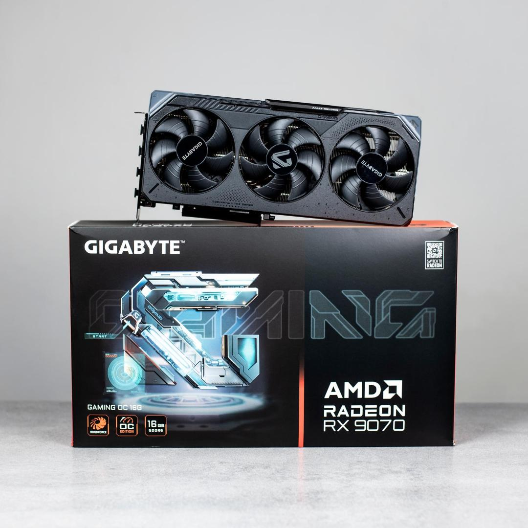 De ce să alegi placa video GIGABYTE AMD Radeon RX 9070 Gaming OC? Performanță, răcire avansată și tehnologii pregătite pentru viitor
