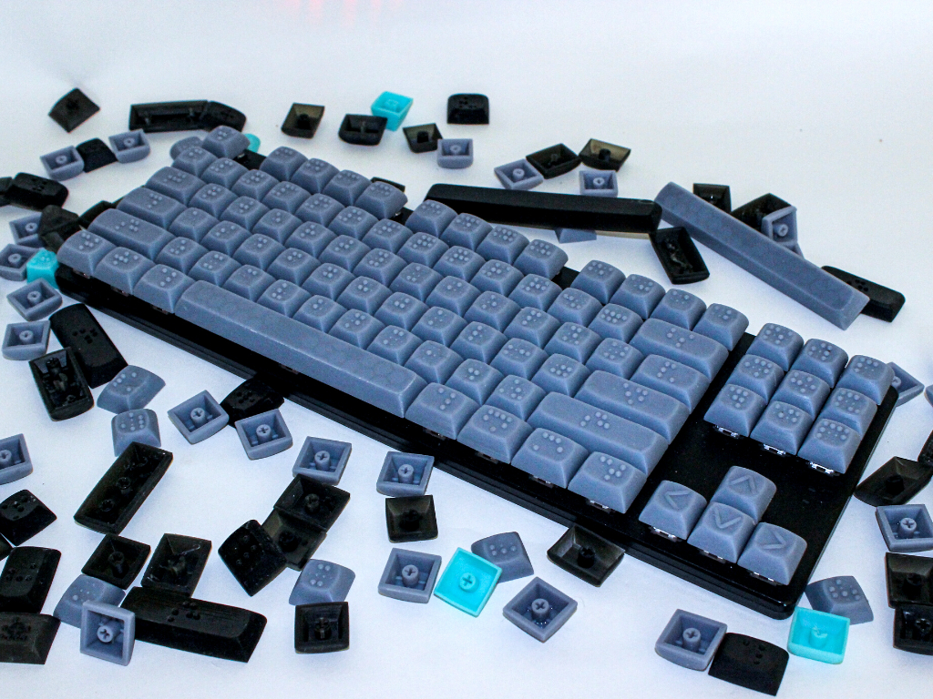 Tastatura Braille printată 3D creată de români și disponibilă gratuit