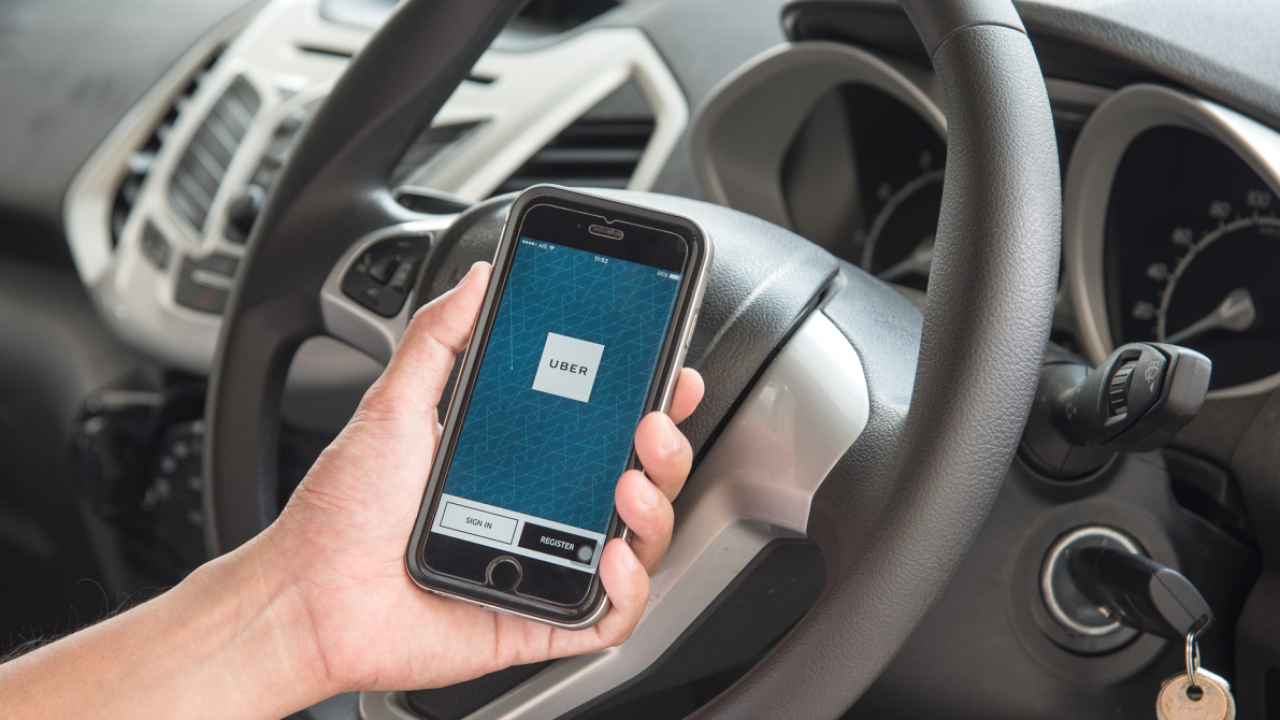 Cum se reinventează Uber ca să rămână relevant și legal