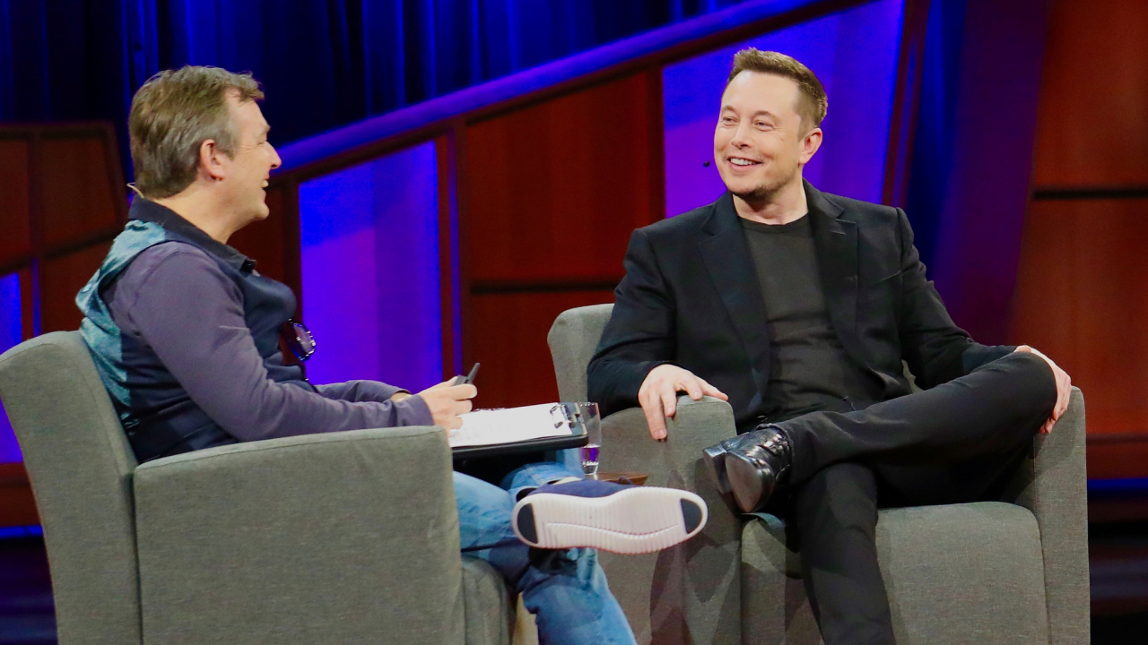 Elon Musk despre cel mai greu an și cum stă 4 zile în fabrică