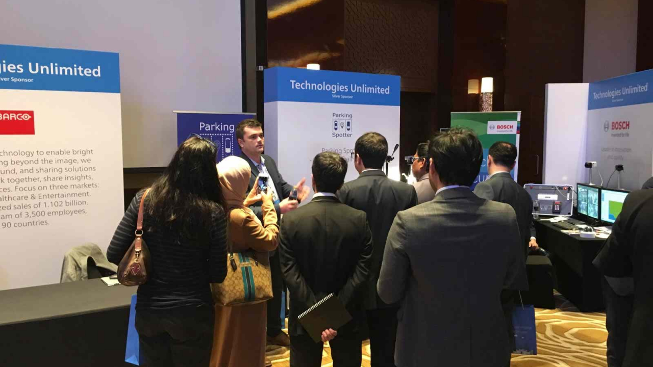 Clujenii de la Parking Spotter și-au prezentat soluția în Dubai