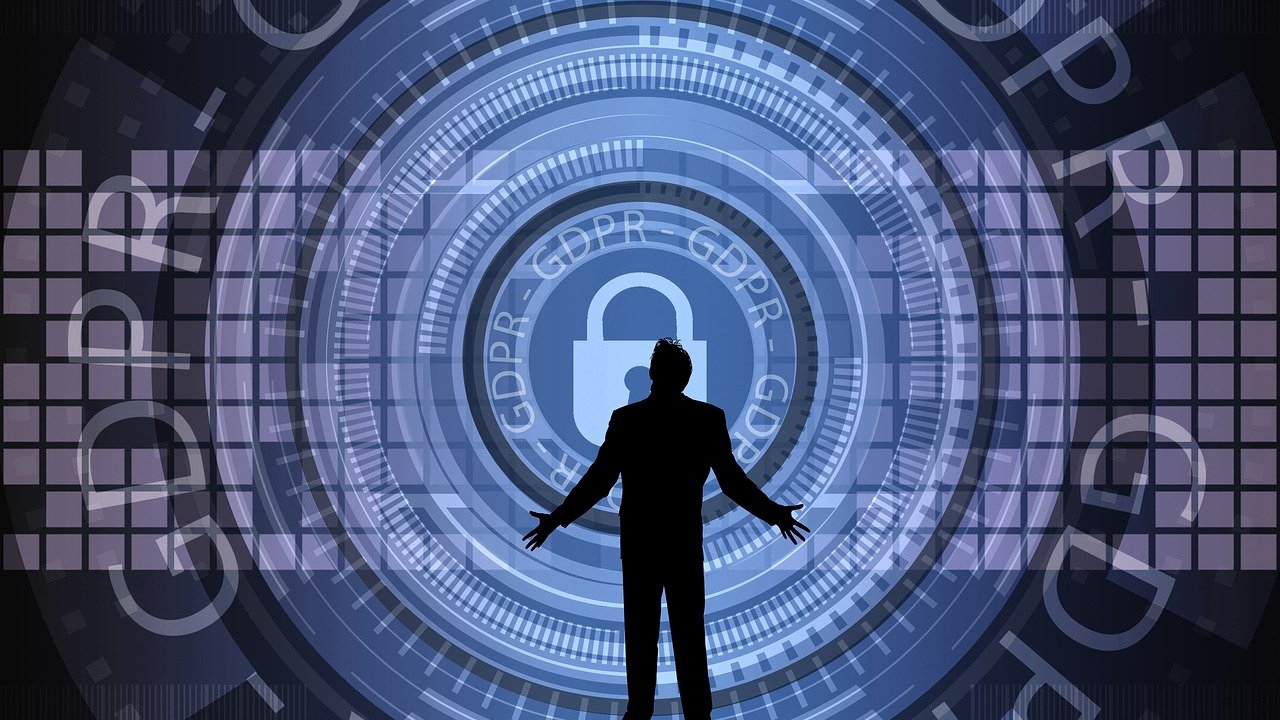 Decalex: Raportarea la ANAF a datelor clienților de către curieri, împotriva GDPR