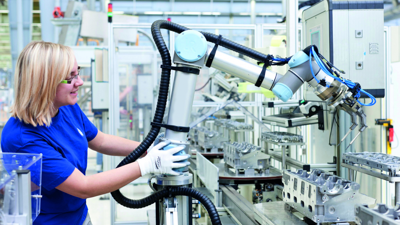 Startupul bucureștean care face azi roboți pentru joburile de mâine