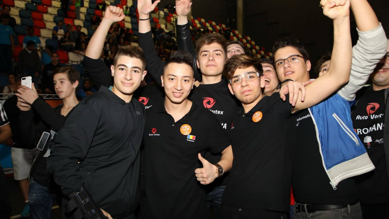 Elevii care se antrenează pentru viitor câștigă premii internaționale