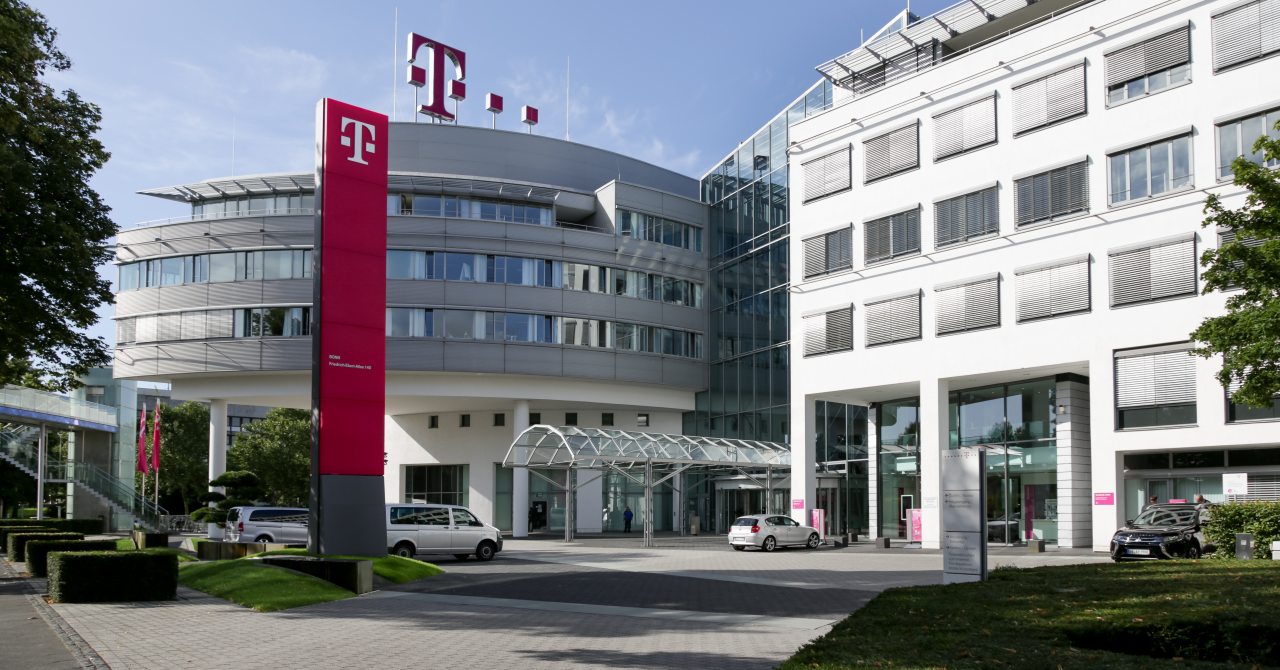 Deutsche Telekom examinează posibilitatea unei fuziuni cu Orange