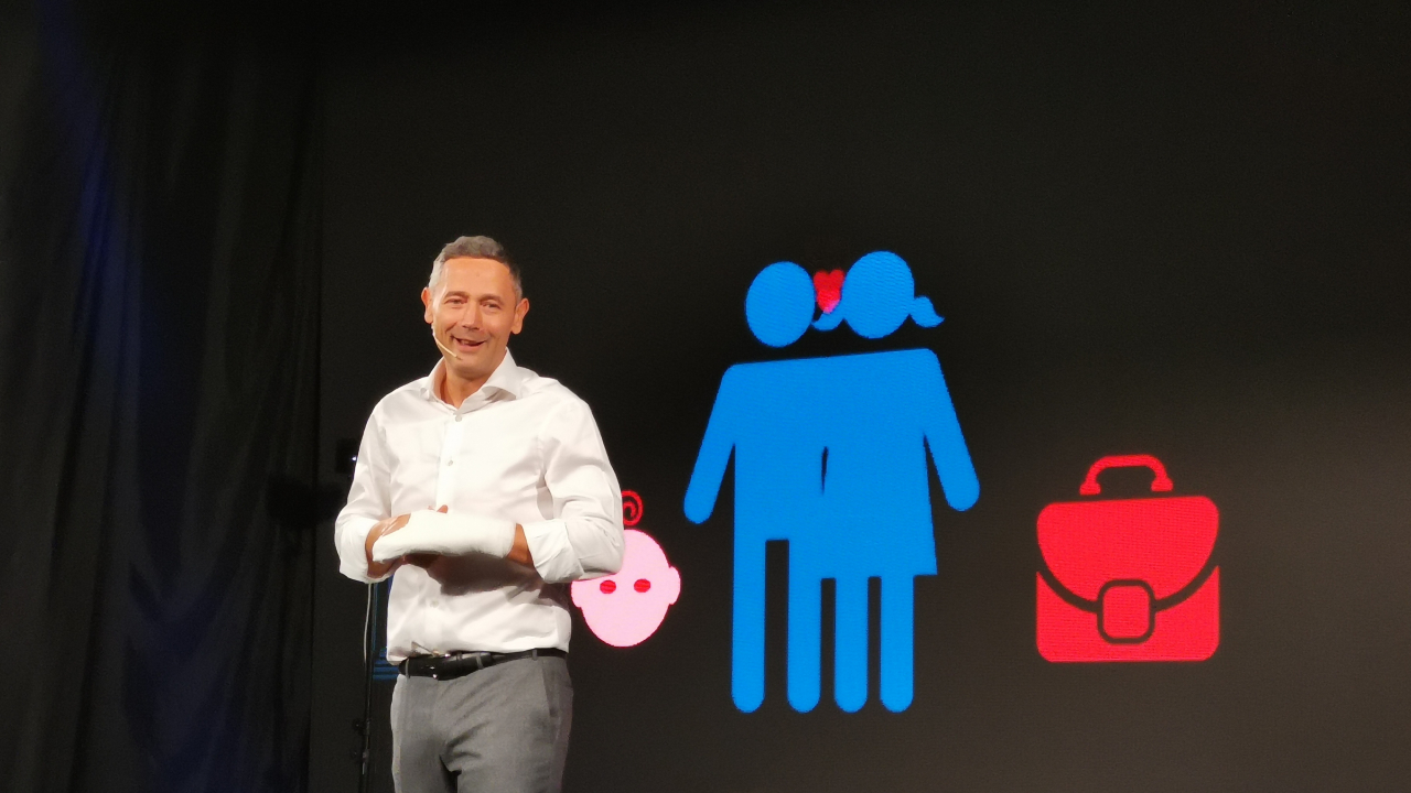 George de la BCR e serviciul de banking smart care te cunoaște