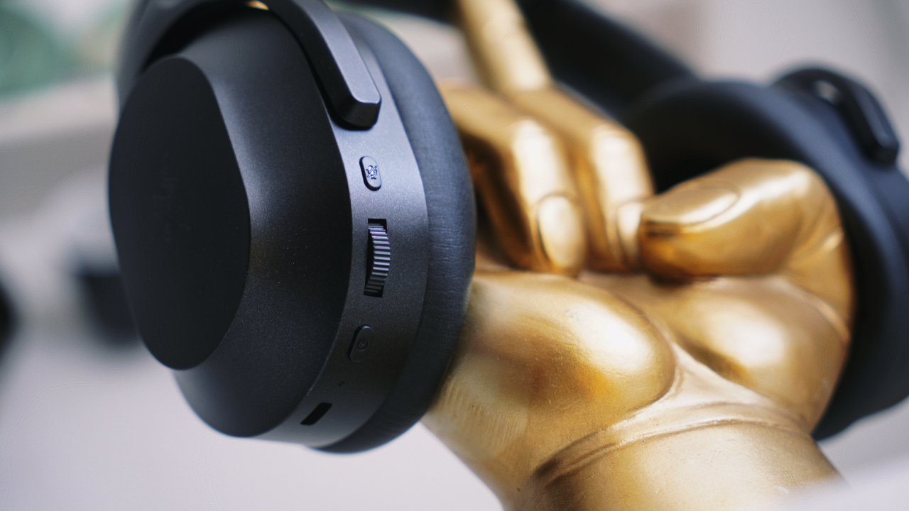 REVIEW Razer Barracuda Pro - căștile bune la toate?