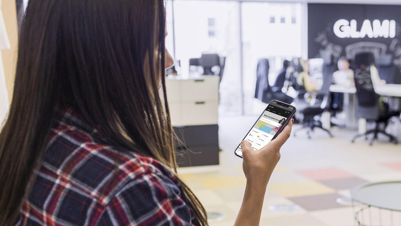 55% din magazinele online de modă vor să crească prețurile cu 6-10%