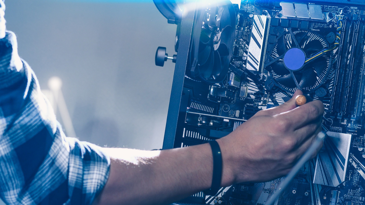 Preferințele hardware ale pasionaților de tehnologie: upgrade sau înlocuire?