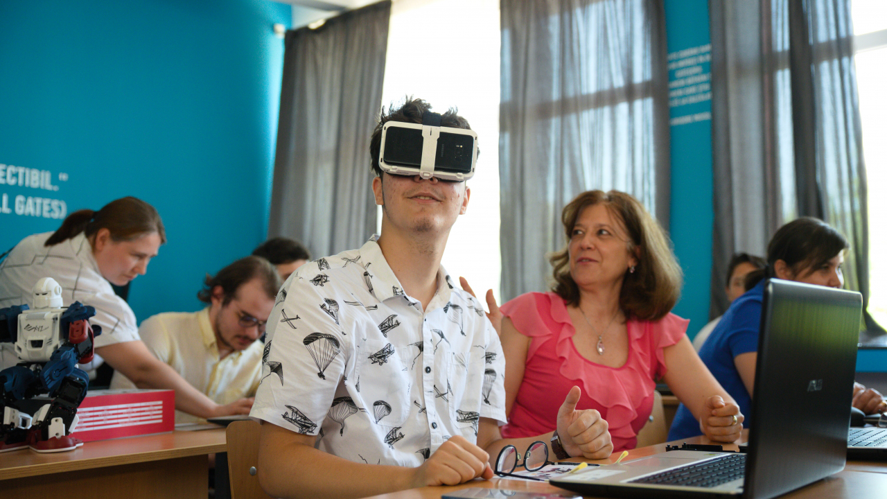 Laborator inteligent finanțat de Primărie într-un liceu din Capitală