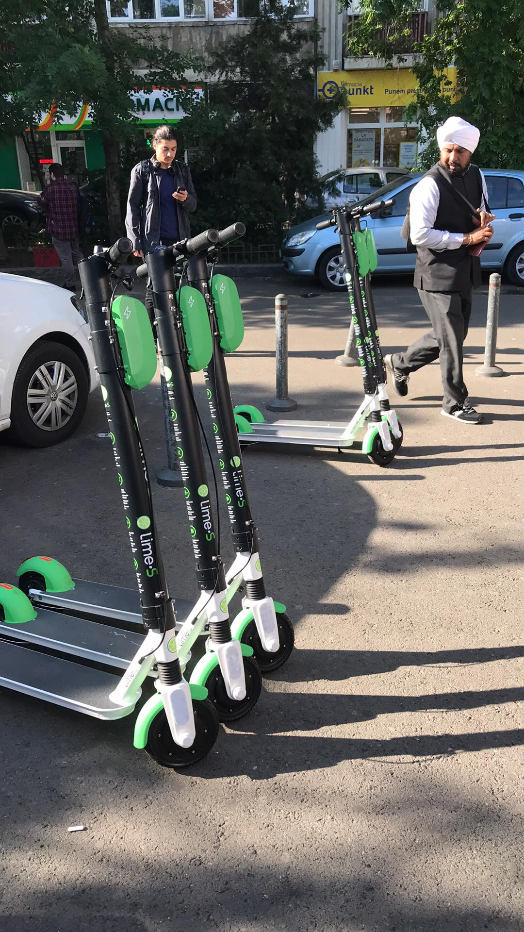 Trotinetele Electrice Lime Disponibile Pentru Inchiriere In București