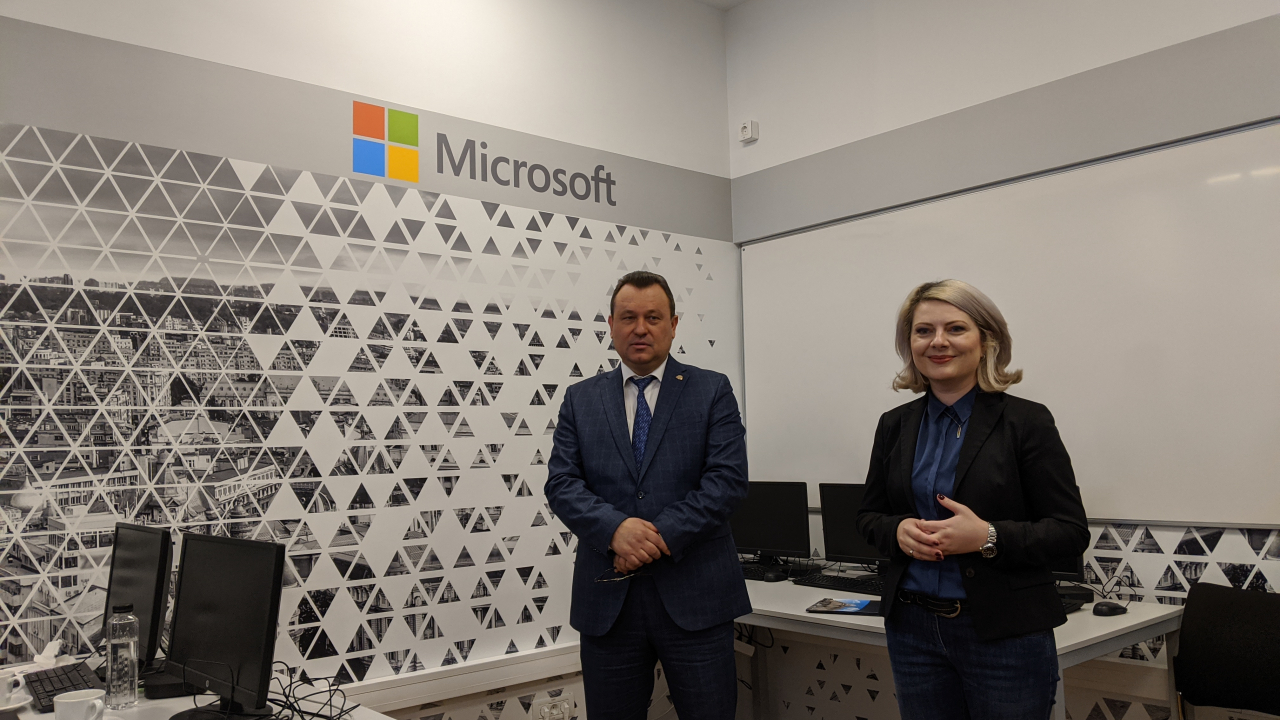 Microsoft deschide un laborator de cloud la ASE cu 50.000 de euro