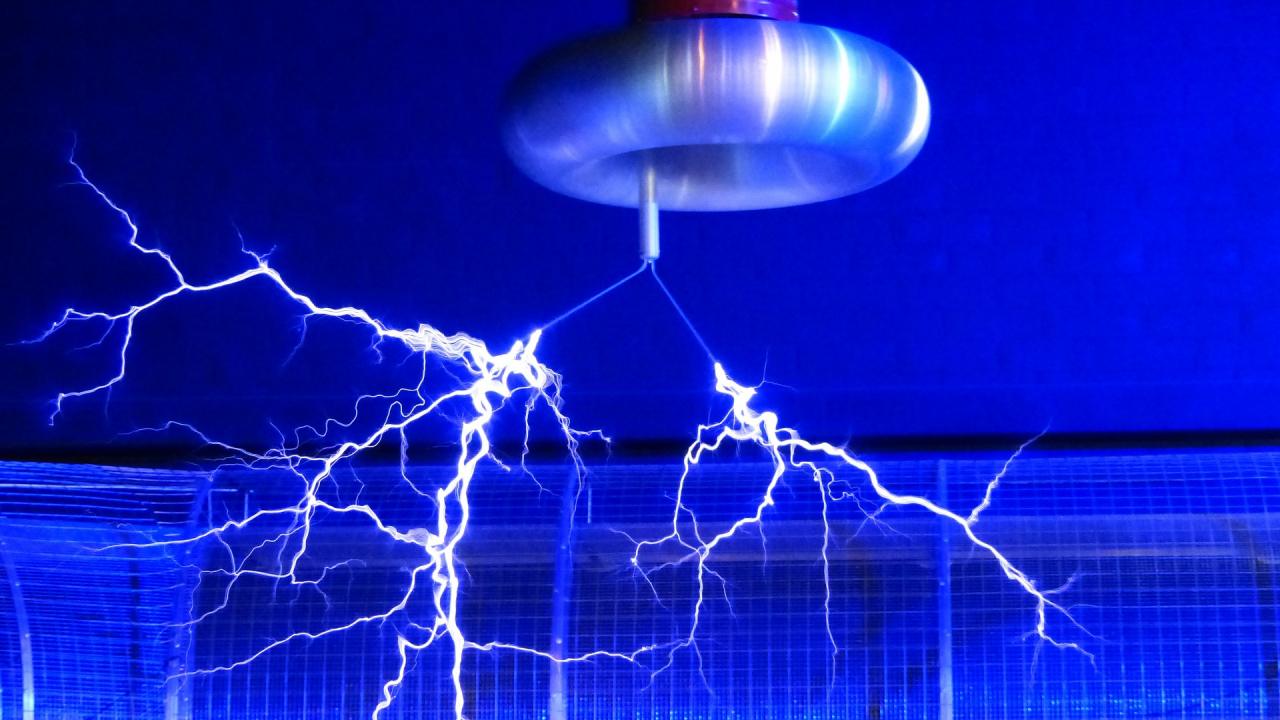 Medalie de aur pentru elevii români la Olimpiada Europeană de Fizică