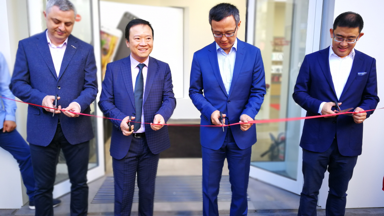 Huawei și-a deschis Customer Service Center în centrul Bucureștiului