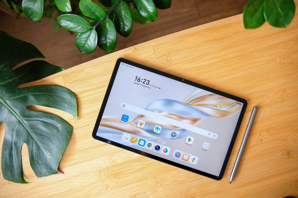 Honor MagicPad 3 Pro, prima tabletă de pe piață cu cel mai bun procesor Snapdragon - 8 Gen 5