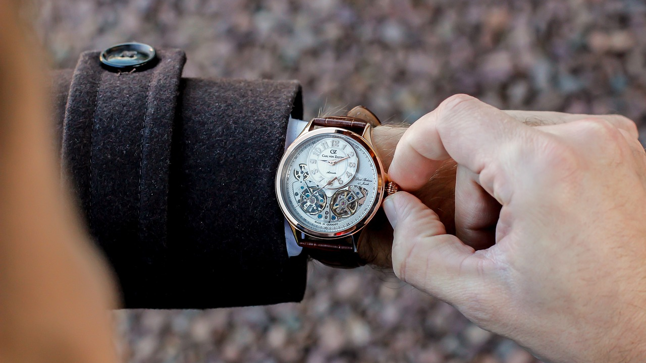 5 ceasuri bărbătești ieftine, dar elegante