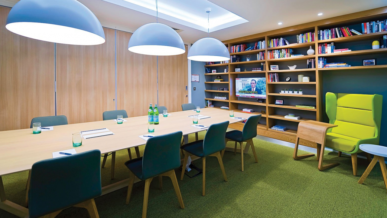 Franciză Regus: cum intri pe piața spațiilor de lucru flexibile