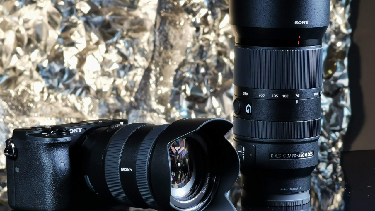 Sony lansează două noi camere pentru pasionații de fotografie și video