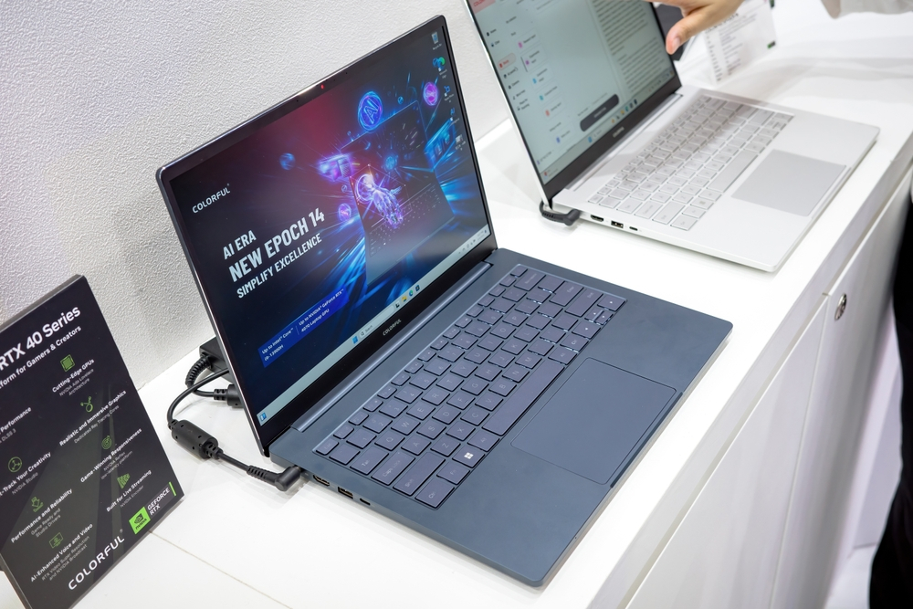 Laptopurile se vor scumpi cu probabil 15-20% în 2026 din cauza scumpirii memoriilor