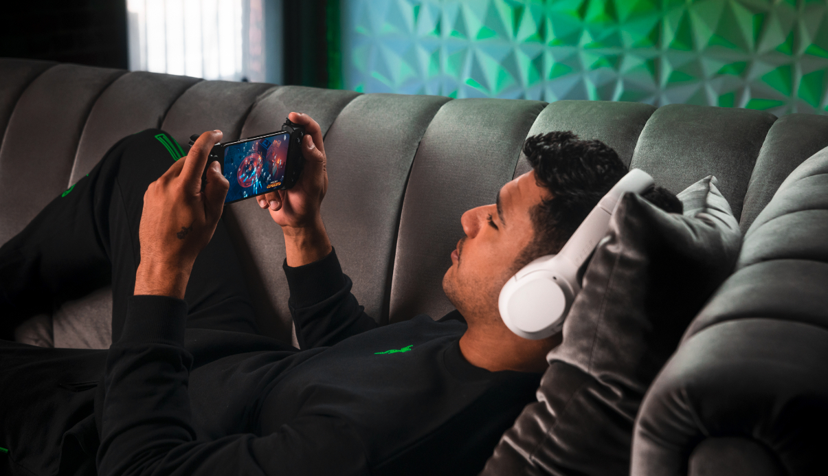 Razer Kishi V2 va fi disponibil și pentru jocuri care au control tactil
