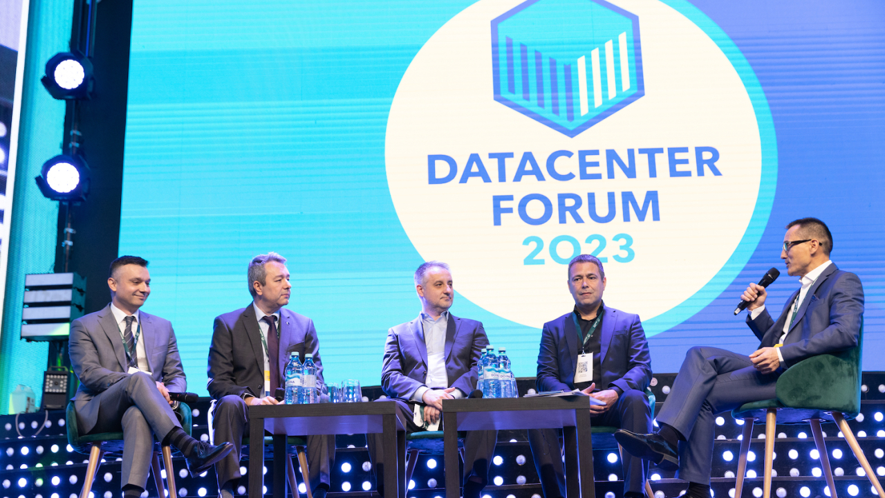Industria de centre de date: fără specialiști și facturi mari la energie